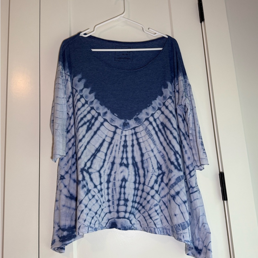 We The Free Blue and Gray Batwing Sleeve Tunic
